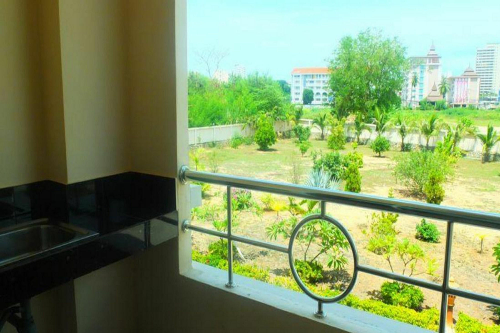 Lk Pavilion Executive Serviced Apartment Pattaya Esterno foto